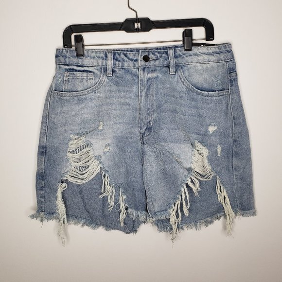 Fashion Nova Pants - NWT Fashion Nova Daisy Distressed Boyfriend Shorts